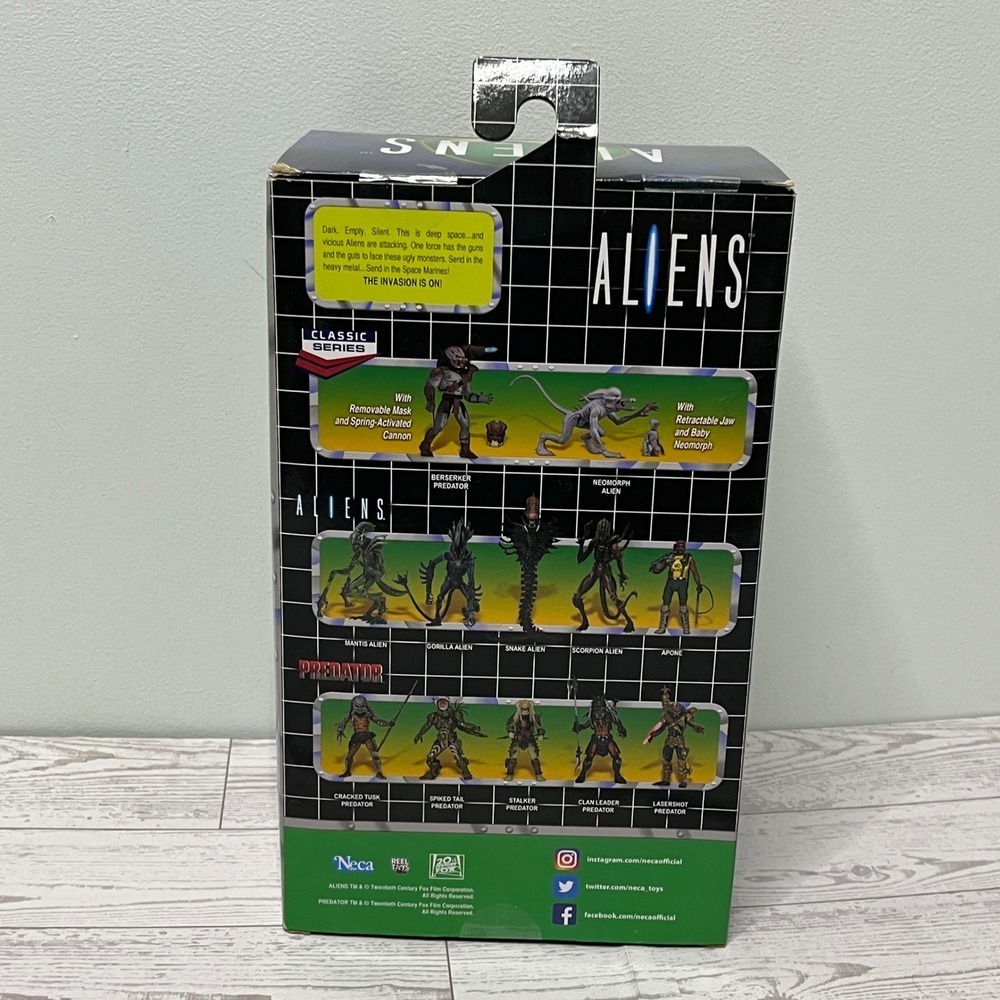 NECA Aliens Rhino Alien Action Figure Kenner Tribute Translucent Orange Black - Picture 9 of 12
